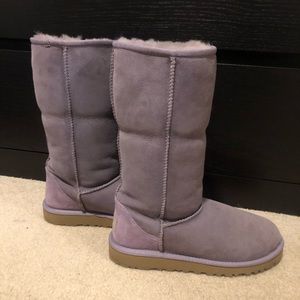 Almost new purple UGG boots